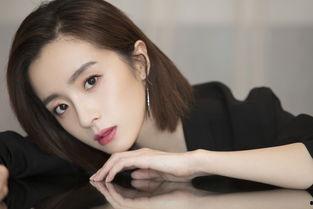 头条视频短发穿搭女,展现个性魅力，短发女生也能美得惊艳