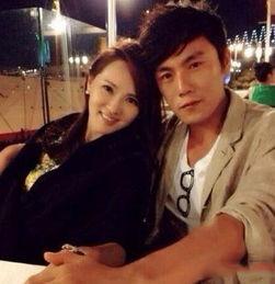 八卦爆料姐弟恋视频播放,姐弟恋视频播放引发热议，网友热议年龄差距与爱情观