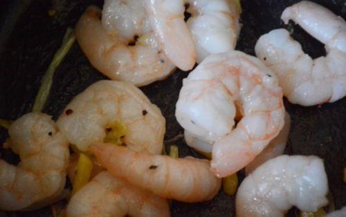 虾哈密瓜同时吃,营养与口感的双重盛宴